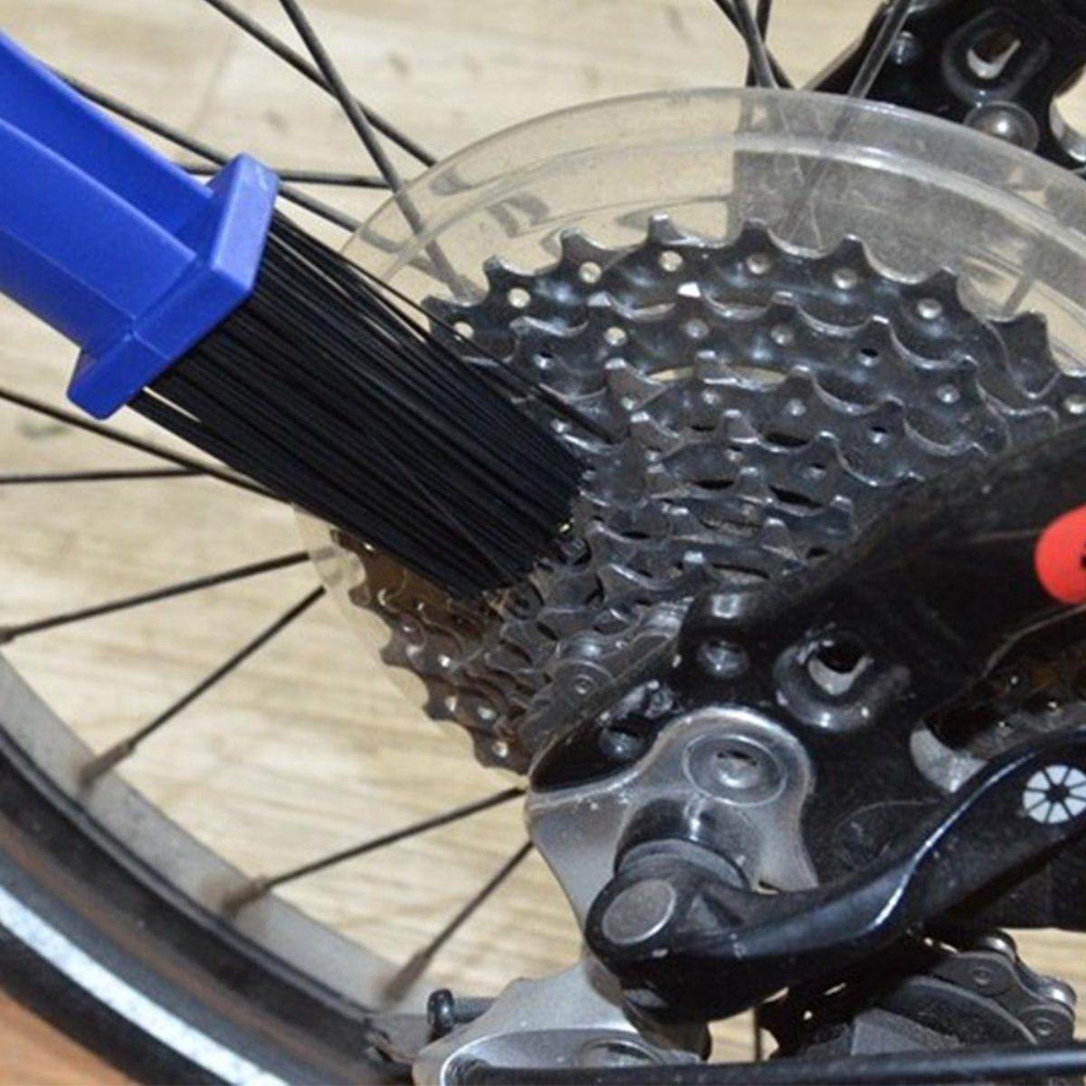 Motorcycle Chain Cleaning Brush, ABS/Nylon, 10 x 2.4 in - American Legend Rider