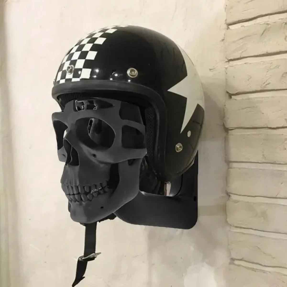 Alr™ 3D Skull Motorcycle Helmet Display Rack