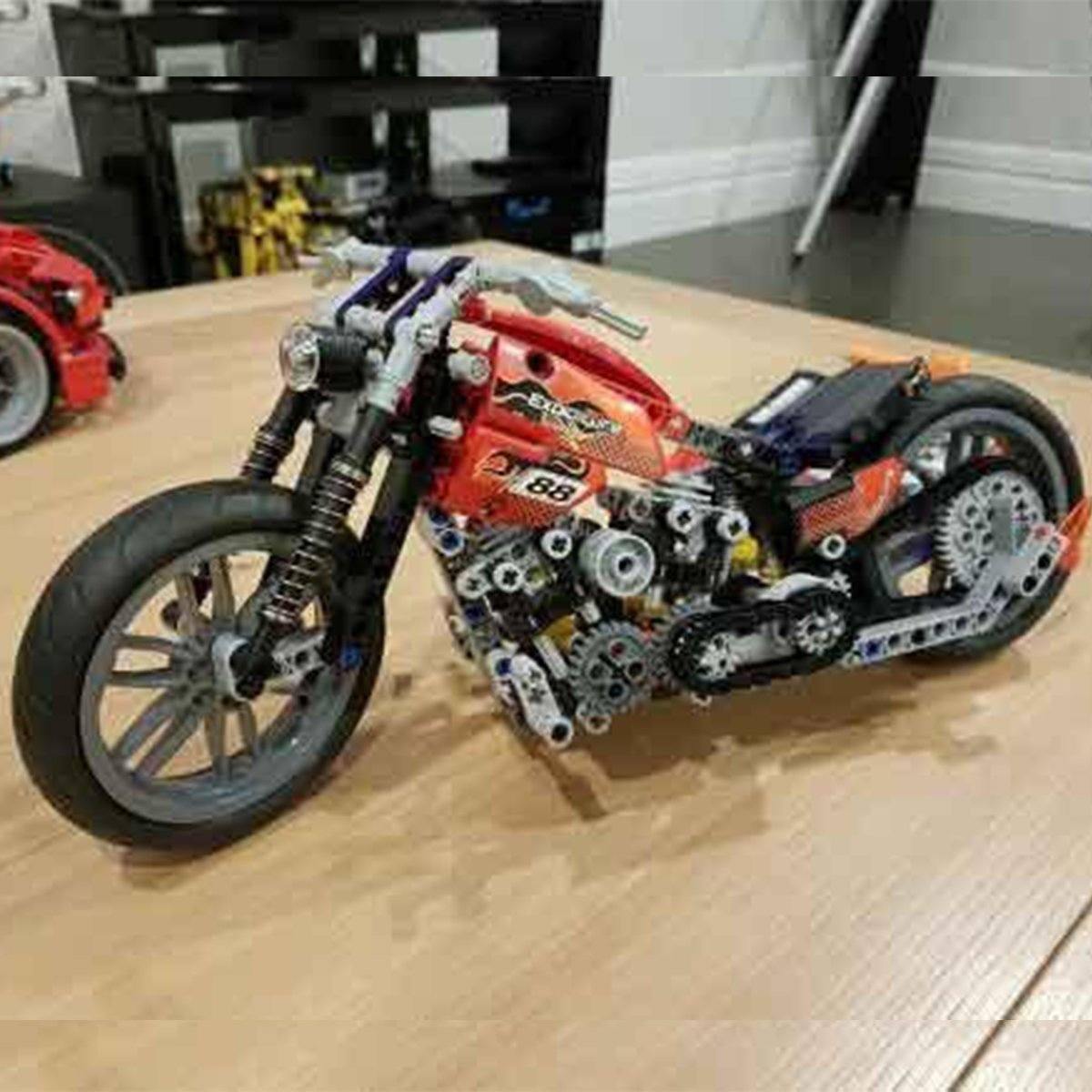 378 Pcs Cruise Block Set + Free Motorcycle Keychain Bundle - American Legend Rider