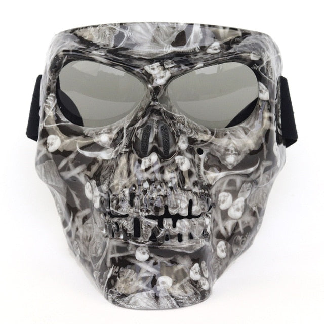 which mask is the best? Skull 💀 Diamonds, red , black or Louis Vuitton  Cuál máscara es la mejor ? Skull 💀 diamantes, roja, negra o Louis…